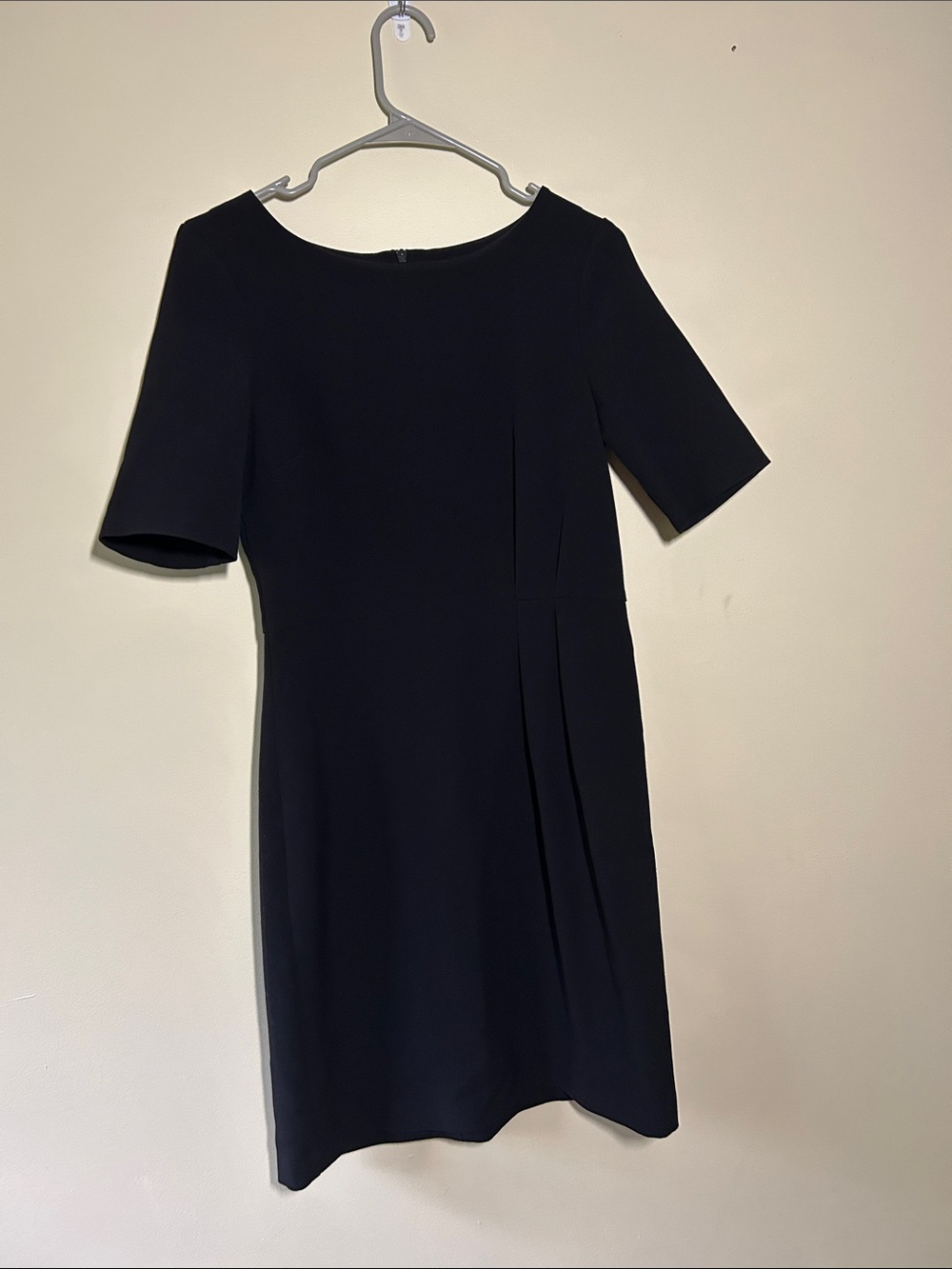 Banana Republic Classic Black Women's Short-Sleeve Sheath Dress